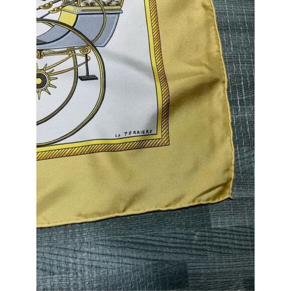 HERMES Carre 90 LES VOITURES A TRANSFORMATION Scarf Yellow Silk 100% - Picture 3 of 12